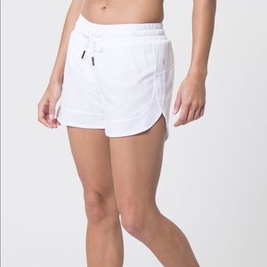 Mpg white medium shorts